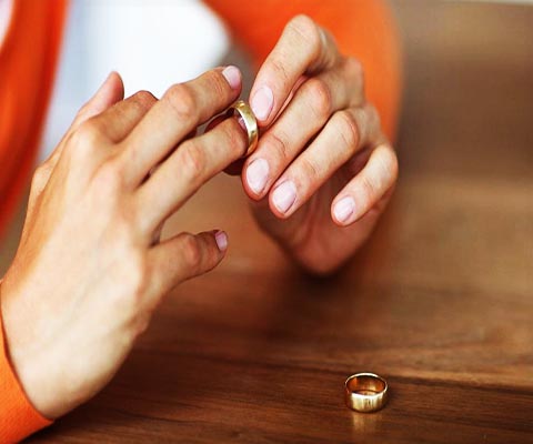 اعطای حق طلاق به زوجه وکیل اصفهان